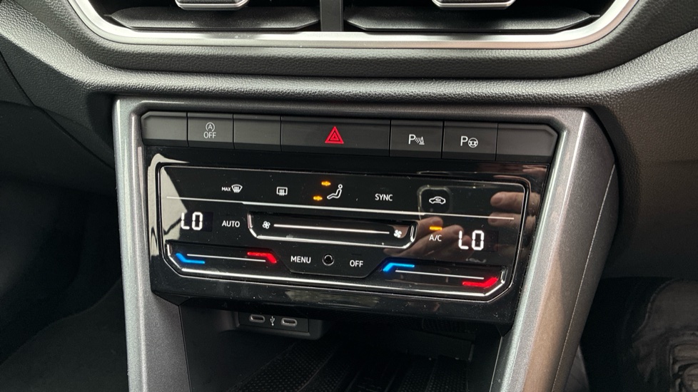 Volkswagen T-Roc 1.5 TSI Style 5dr Petrol Hatchback - Image 13