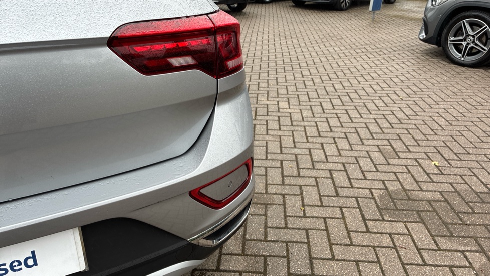 Volkswagen T-Roc 1.5 TSI Style 5dr Petrol Hatchback - Image 43