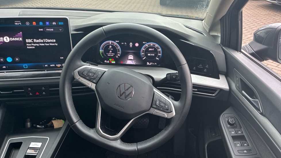 Volkswagen Golf 1.5 TSI 204 Match eHybrid 5dr DSG Hatchback - Image 10