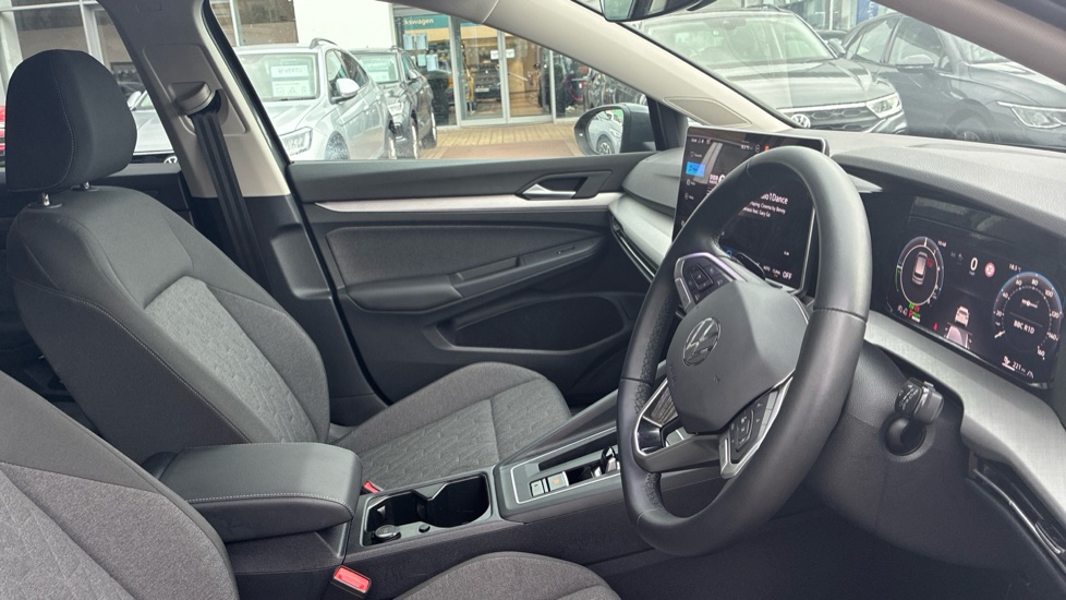 Volkswagen Golf 1.5 TSI 204 Match eHybrid 5dr DSG Hatchback - Image 15