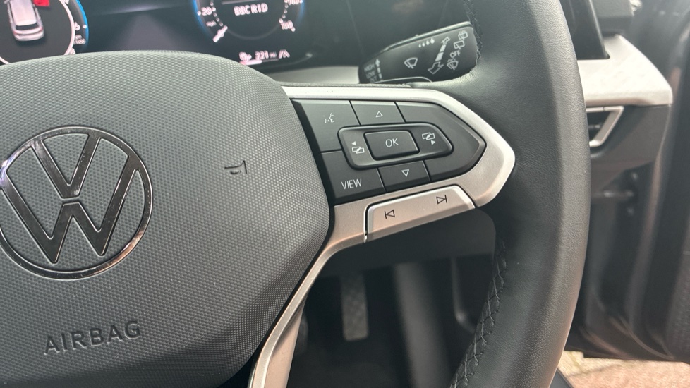 Volkswagen Golf 1.5 TSI 204 Match eHybrid 5dr DSG Hatchback - Image 18