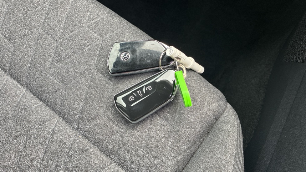 Volkswagen Golf 1.5 TSI 204 Match eHybrid 5dr DSG Hatchback - Image 38