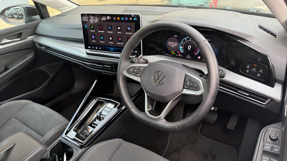 Volkswagen Golf 1.5 eTSI 150 Style 5dr DSG Petrol Hatchback - Image 6