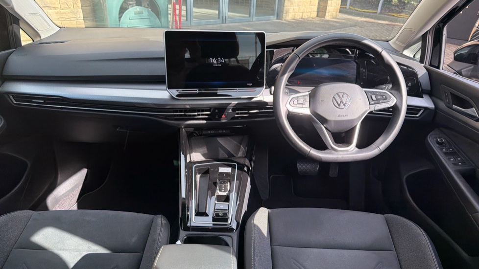 Volkswagen Golf 1.5 eTSI 150 Style 5dr DSG Petrol Hatchback - Image 9