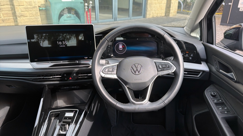 Volkswagen Golf 1.5 eTSI 150 Style 5dr DSG Petrol Hatchback - Image 10