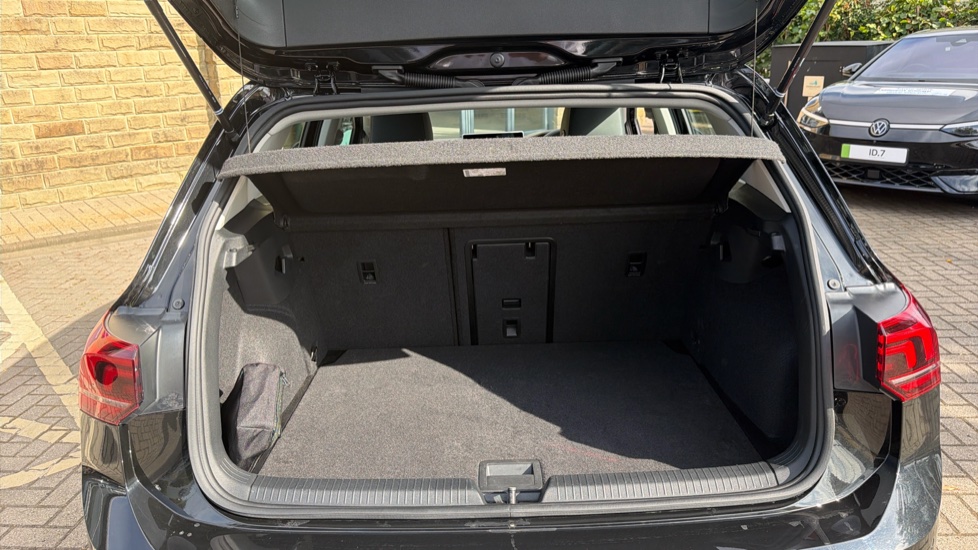 Volkswagen Golf 1.5 eTSI 150 Style 5dr DSG Petrol Hatchback - Image 20