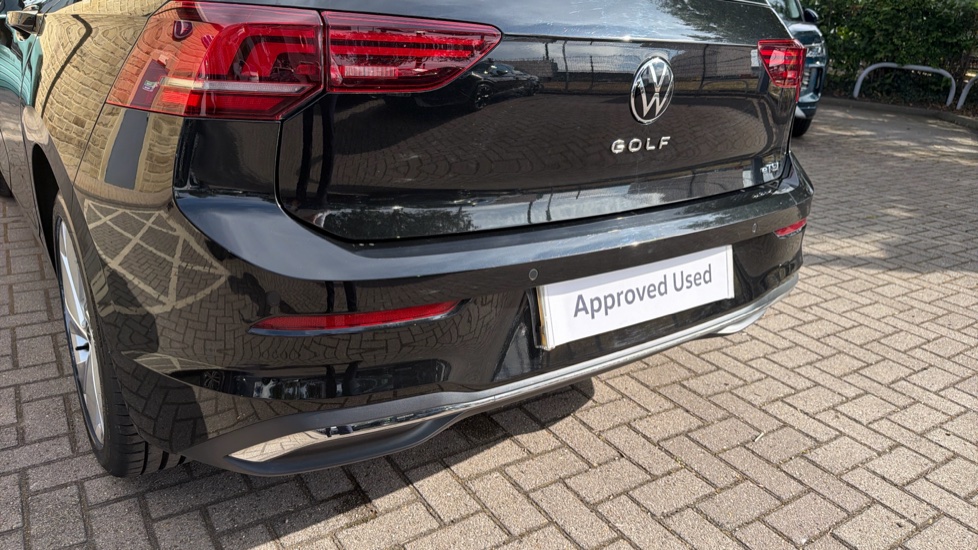 Volkswagen Golf 1.5 eTSI 150 Style 5dr DSG Petrol Hatchback - Image 32