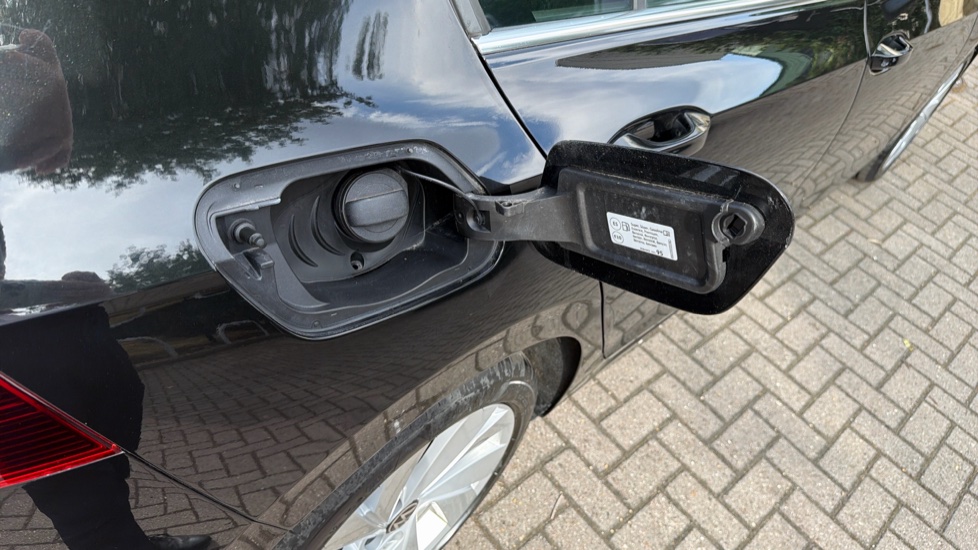 Volkswagen Golf 1.5 eTSI 150 Style 5dr DSG Petrol Hatchback - Image 36