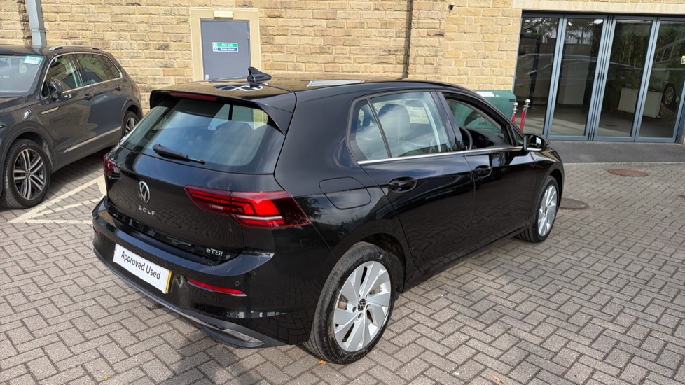 Volkswagen Golf 1.5 eTSI 150 Style 5dr DSG Petrol Hatchback - Image 37