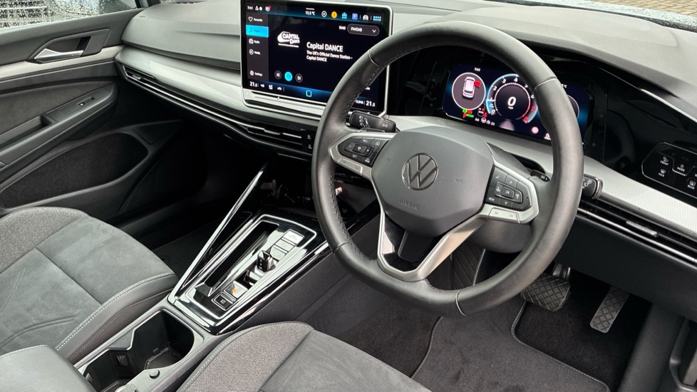 Volkswagen Golf 1.5 eTSI 150 Style 5dr DSG Petrol Hatchback - Image 6