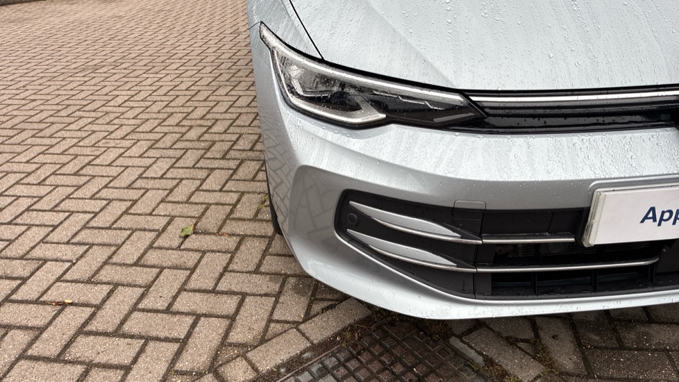 Volkswagen Golf 1.5 eTSI 150 Style 5dr DSG Petrol Hatchback - Image 40