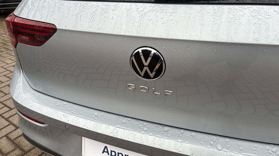 Volkswagen Golf 1.5 eTSI 150 Style 5dr DSG Petrol Hatchback - Image 45