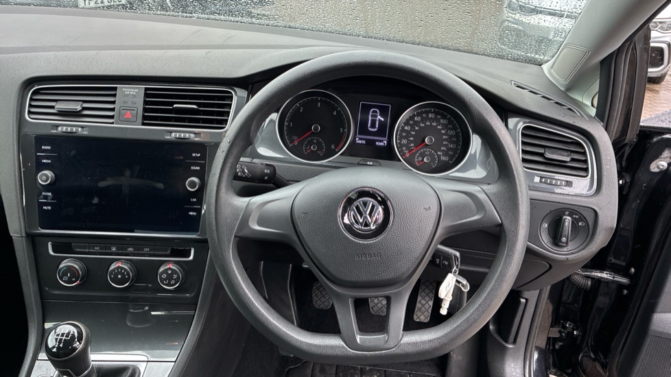 Volkswagen Golf 1.6 TDI S 5dr Diesel Hatchback - Image 10