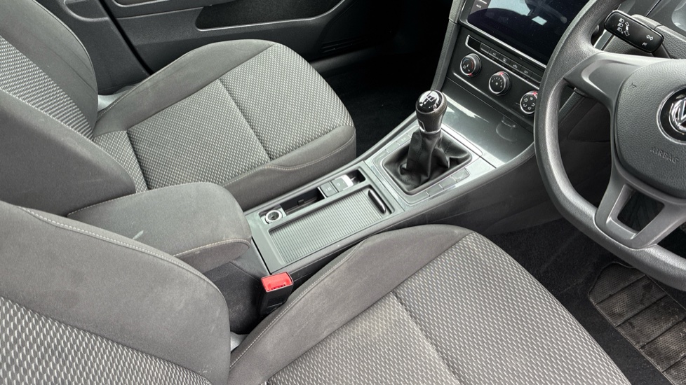 Volkswagen Golf 1.6 TDI S 5dr Diesel Hatchback - Image 14