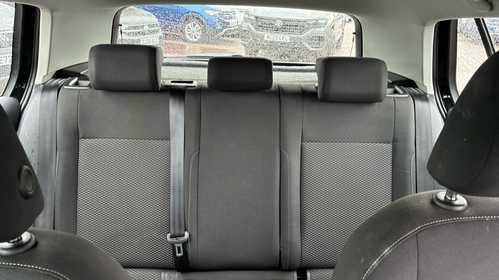 Volkswagen Golf 1.6 TDI S 5dr Diesel Hatchback - Image 16