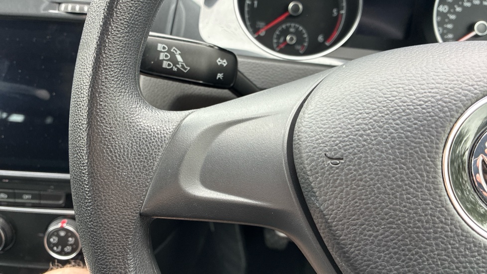 Volkswagen Golf 1.6 TDI S 5dr Diesel Hatchback - Image 17