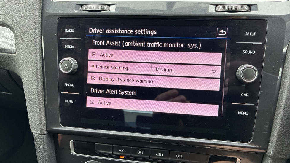 Volkswagen Golf 1.6 TDI S 5dr Diesel Hatchback - Image 43