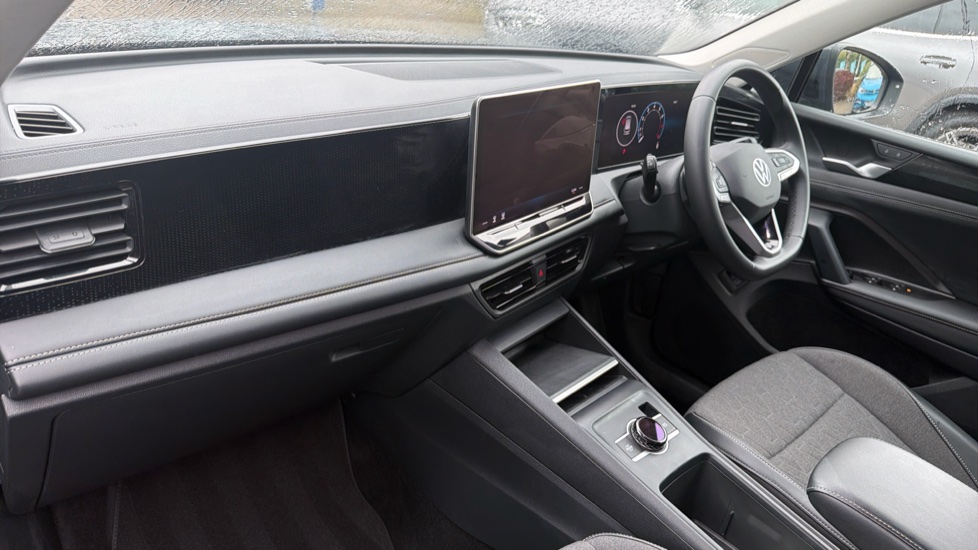 Volkswagen Tiguan 1.5 eTSI 150 Match 5dr DSG Petrol Estate - Image 2
