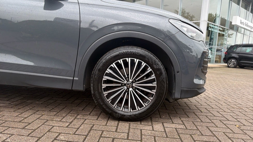 Volkswagen Tiguan 1.5 eTSI 150 Match 5dr DSG Petrol Estate - Image 5