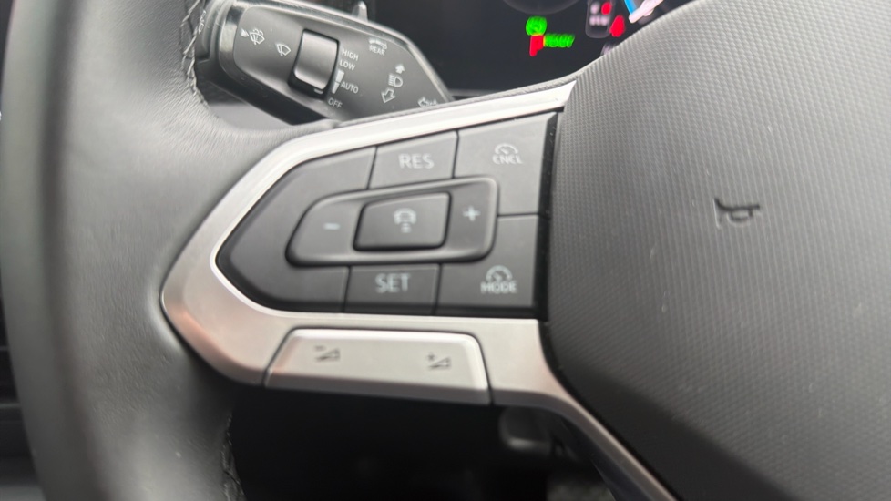 Volkswagen Tiguan 1.5 eTSI 150 Match 5dr DSG Petrol Estate - Image 17