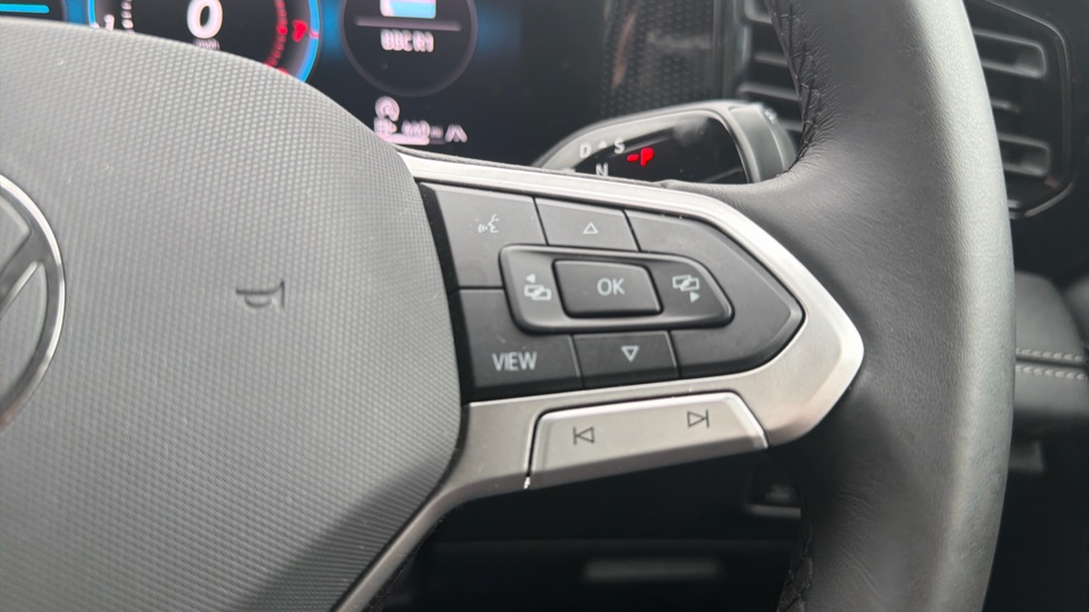 Volkswagen Tiguan 1.5 eTSI 150 Match 5dr DSG Petrol Estate - Image 18
