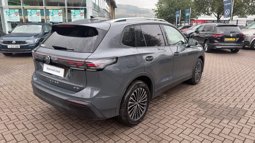 Volkswagen Tiguan 1.5 eTSI 150 Match 5dr DSG Petrol Estate - Image 30