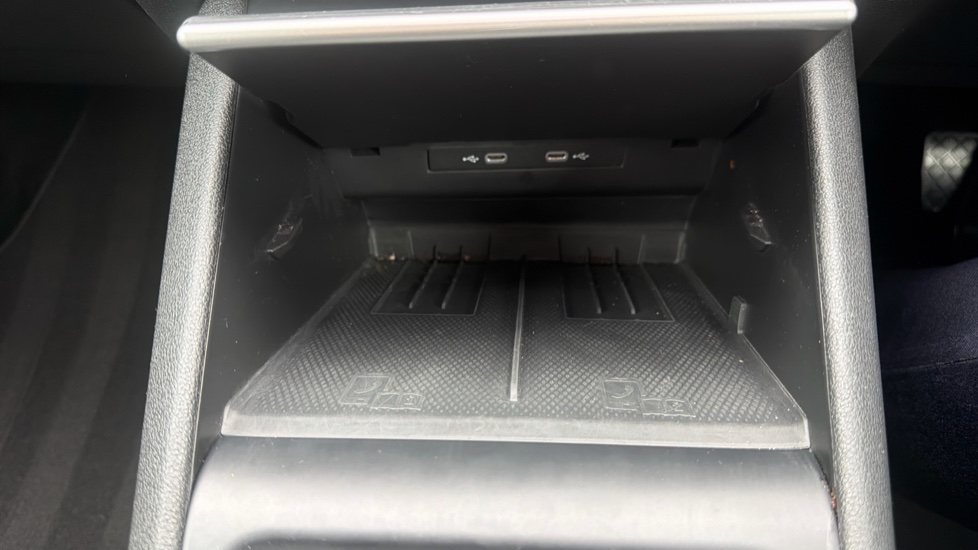 Volkswagen Tiguan 1.5 eTSI 150 Match 5dr DSG Petrol Estate - Image 31