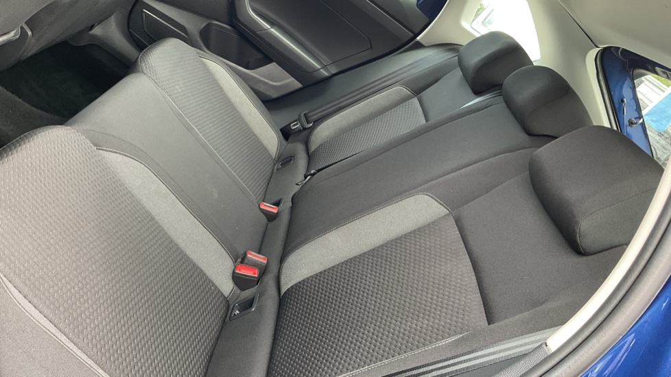 Volkswagen Taigo 1.0 TSI 110 Life 5dr DSG Petrol Hatchback - Image 30