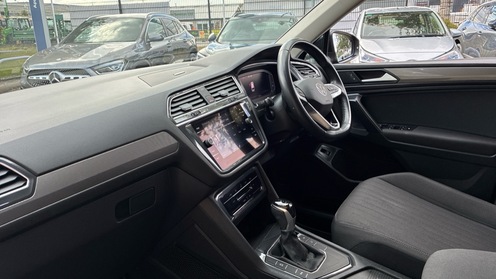 Volkswagen Tiguan Allspace 1.5 TSI Life 5dr DSG Petrol Estate - Image 2