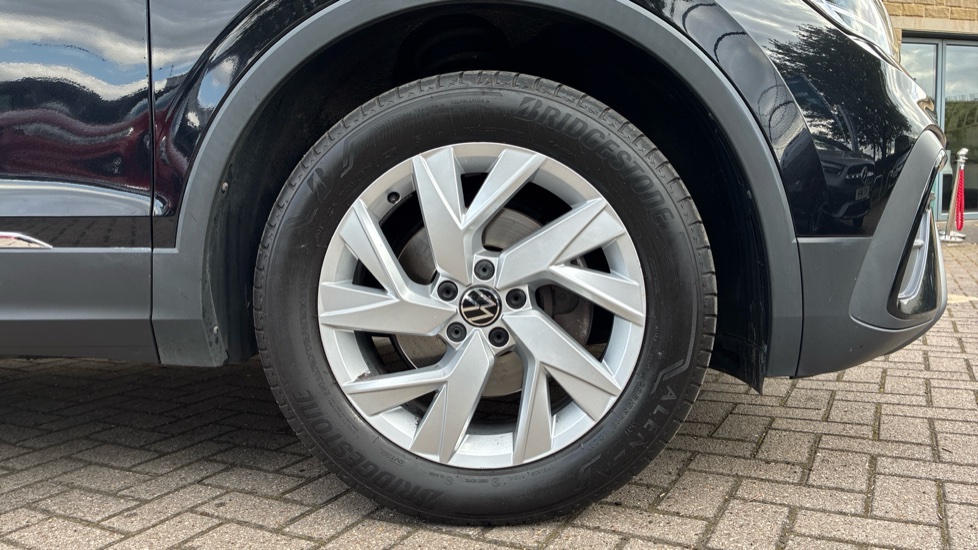 Volkswagen Tiguan Allspace 1.5 TSI Life 5dr DSG Petrol Estate - Image 5