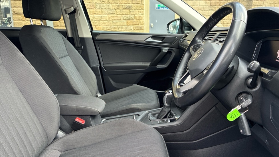 Volkswagen Tiguan Allspace 1.5 TSI Life 5dr DSG Petrol Estate - Image 15