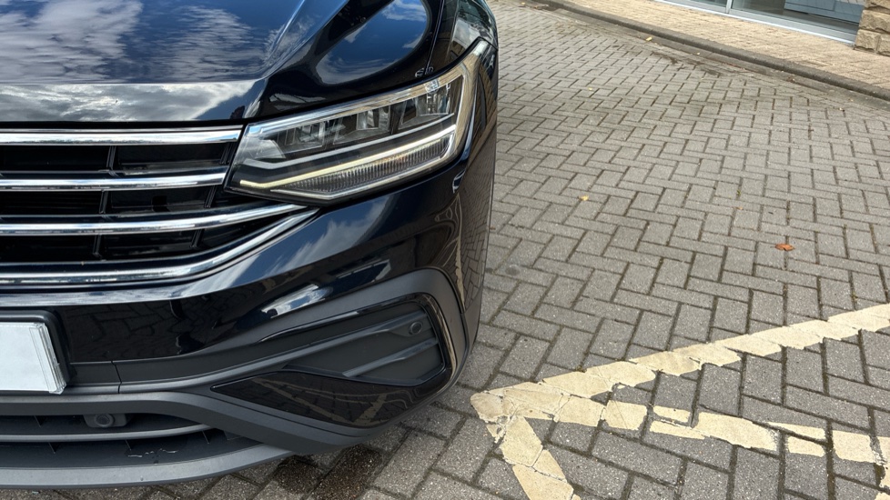 Volkswagen Tiguan Allspace 1.5 TSI Life 5dr DSG Petrol Estate - Image 40