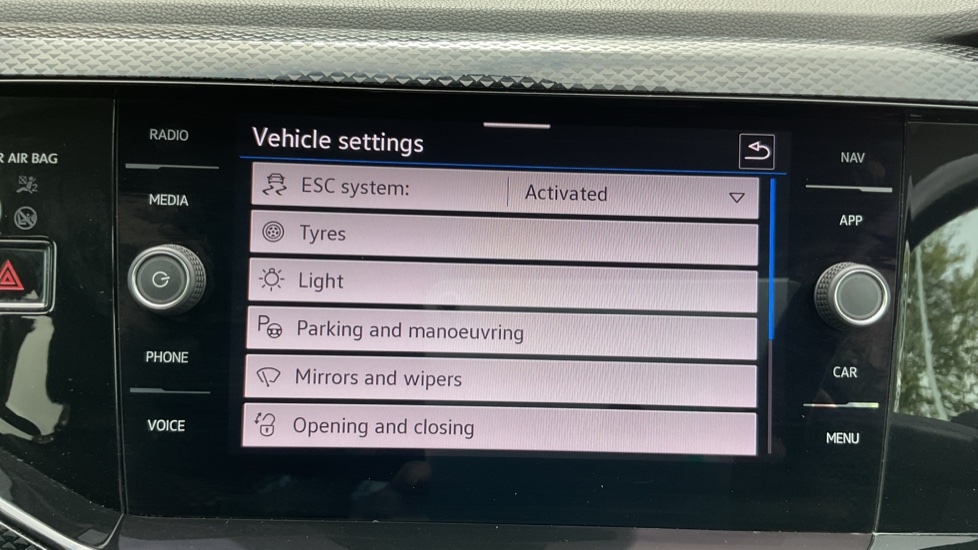 Volkswagen Taigo 1.0 TSI 110 Life 5dr DSG Petrol Hatchback - Image 30