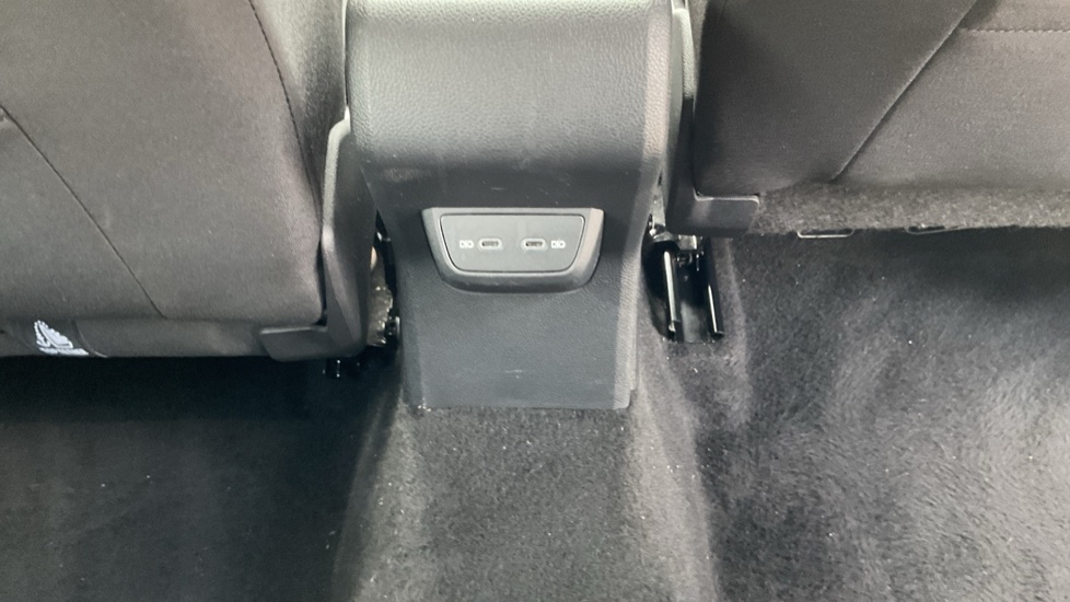 Volkswagen Taigo 1.0 TSI 110 Life 5dr DSG Petrol Hatchback - Image 43
