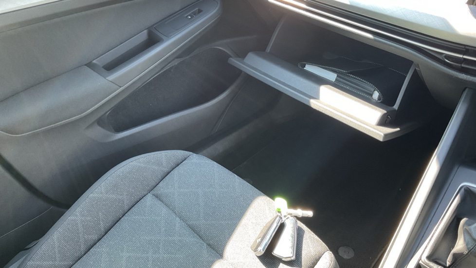 Volkswagen Golf 1.5 TSI Life 5dr Petrol Hatchback - Image 22