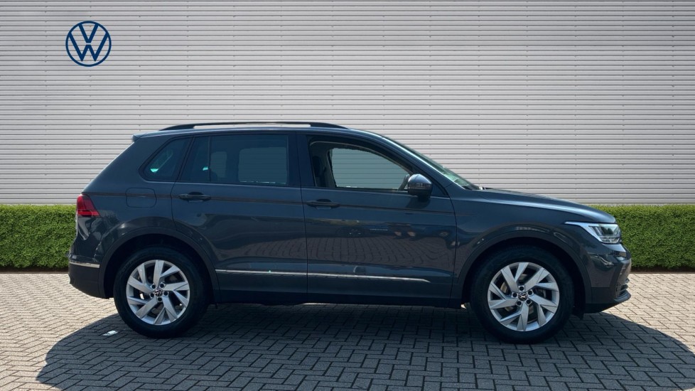 Volkswagen Tiguan 1.5 TSI 150 Life 5dr Petrol Estate - Image 4