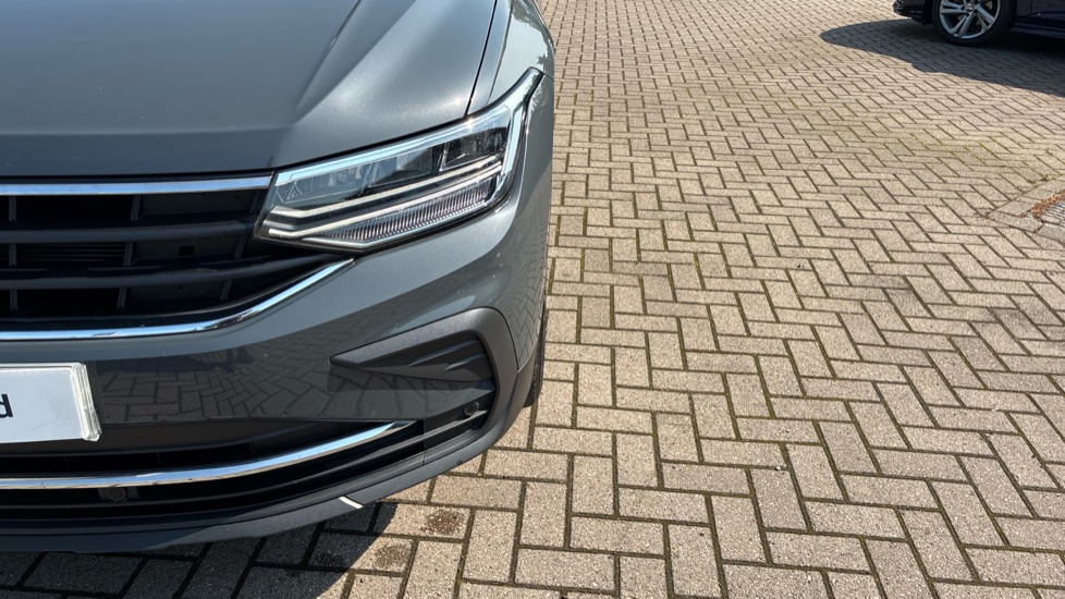 Volkswagen Tiguan 1.5 TSI 150 Life 5dr Petrol Estate - Image 34