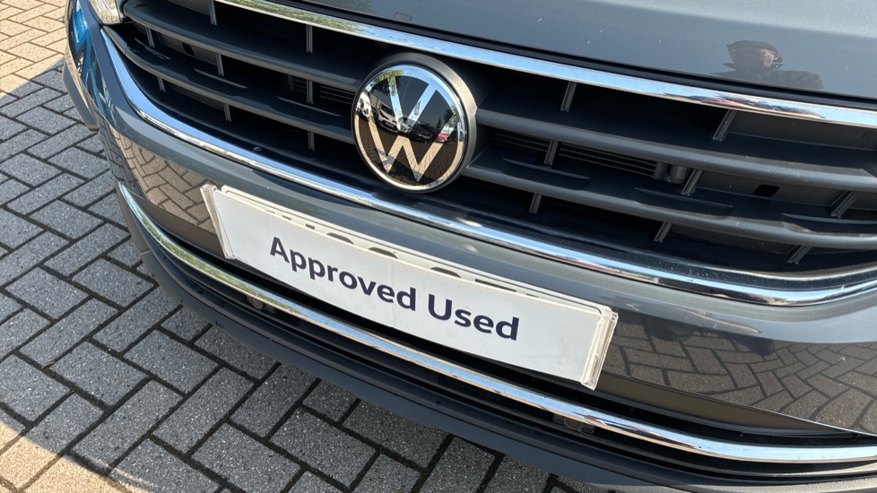 Volkswagen Tiguan 1.5 TSI 150 Life 5dr Petrol Estate - Image 35