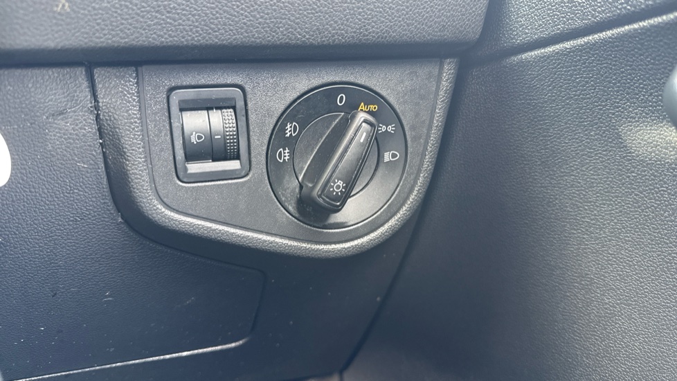 Volkswagen Taigo 1.0 TSI 110 Life 5dr Petrol Hatchback - Image 21