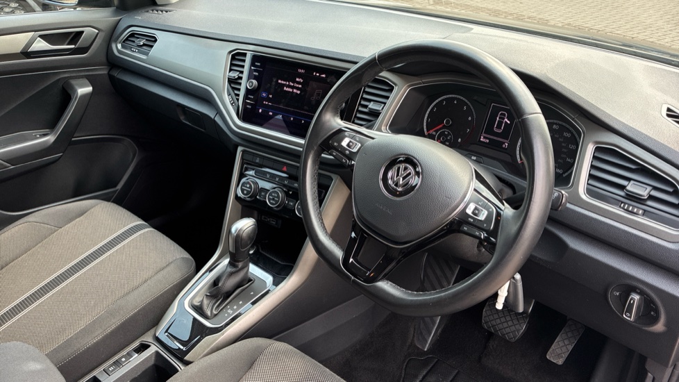 Volkswagen T-Roc 1.5 TSI EVO SE 5dr DSG Petrol Hatchback - Image 6