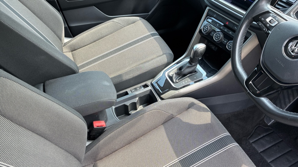 Volkswagen T-Roc 1.5 TSI EVO SE 5dr DSG Petrol Hatchback - Image 14
