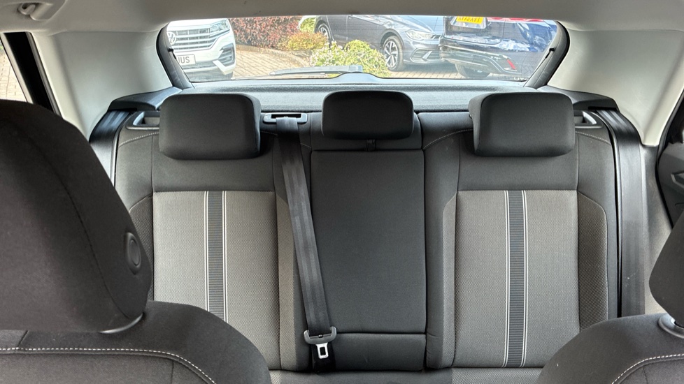 Volkswagen T-Roc 1.5 TSI EVO SE 5dr DSG Petrol Hatchback - Image 16