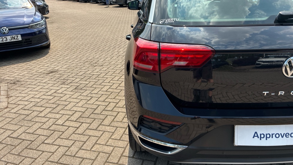 Volkswagen T-Roc 1.5 TSI EVO SE 5dr DSG Petrol Hatchback - Image 38