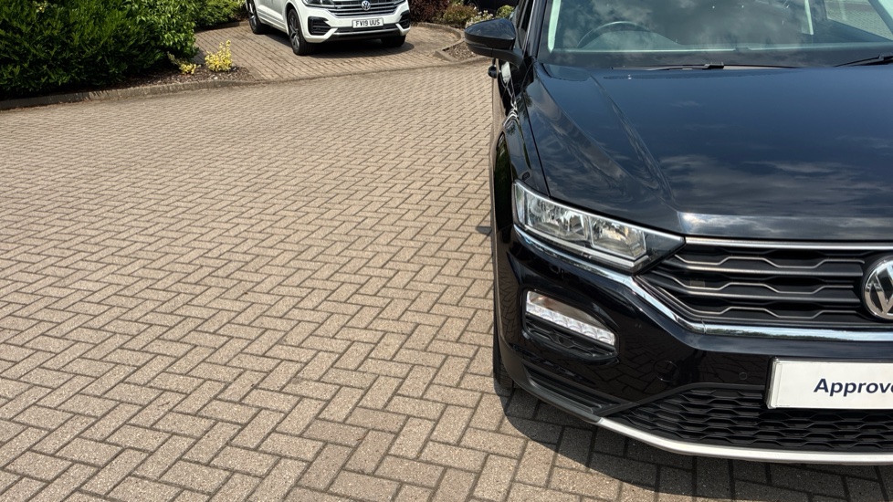 Volkswagen T-Roc 1.5 TSI EVO SE 5dr DSG Petrol Hatchback - Image 41