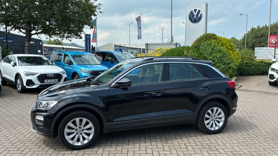 Volkswagen T-Roc 1.5 TSI EVO SE 5dr DSG Petrol Hatchback - Image 44