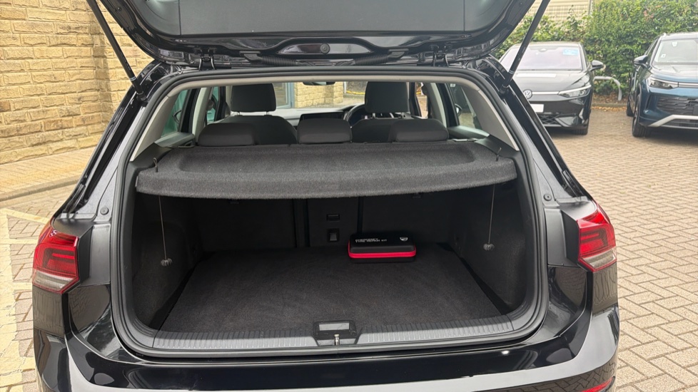 Volkswagen Golf 1.0 TSI Life 5dr Petrol Hatchback - Image 20