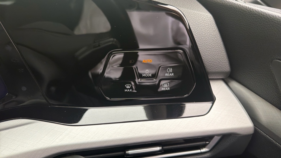 Volkswagen Golf 1.0 TSI Life 5dr Petrol Hatchback - Image 31