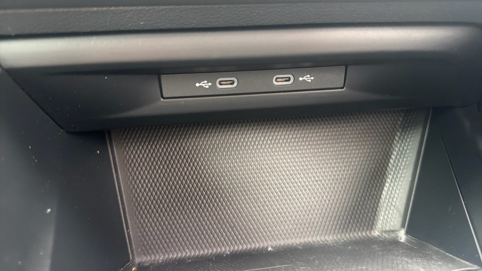 Volkswagen Golf 1.0 TSI Life 5dr Petrol Hatchback - Image 34