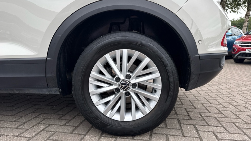 Volkswagen T-Roc 1.0 TSI Life 5dr Petrol Hatchback - Image 5