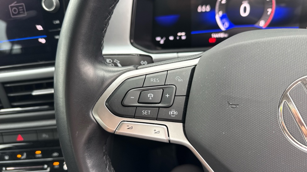 Volkswagen T-Roc 1.0 TSI Life 5dr Petrol Hatchback - Image 17